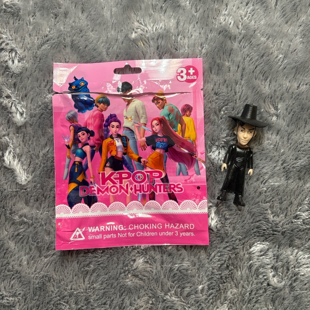 K Pop Bundle - Picture 13 of 13
